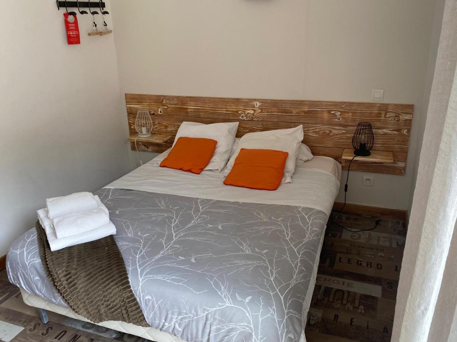 Auberge Les Galets Peyruis Buitenkant foto